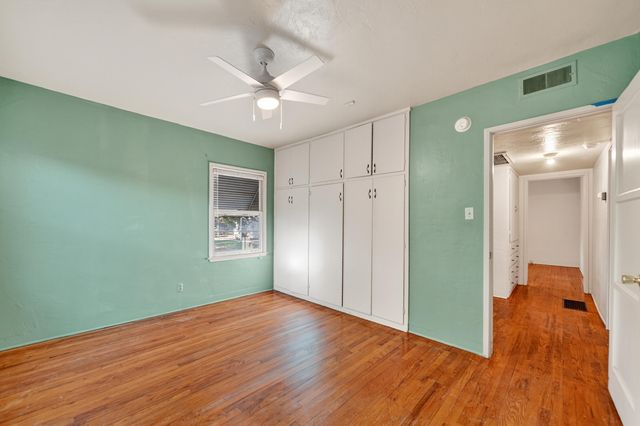 202 W Gail Avenue, Tulare, CA 93274