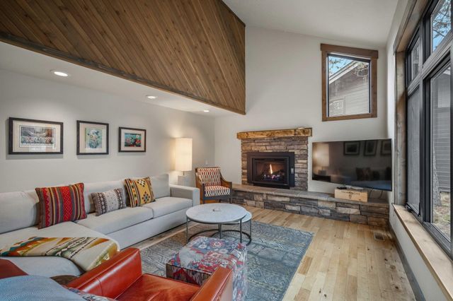 57548 Lark Lane 14, Sunriver, OR 97707