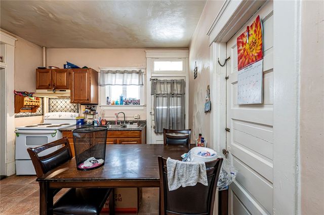 310 Harrison Ave, Jeannette, PA 15644