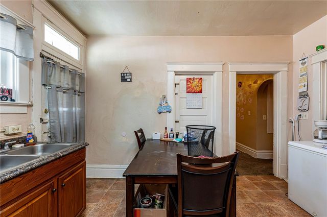 310 Harrison Ave, Jeannette, PA 15644