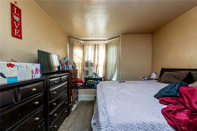 310 Harrison Ave, Jeannette, PA 15644