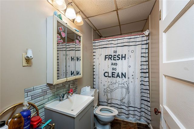 310 Harrison Ave, Jeannette, PA 15644