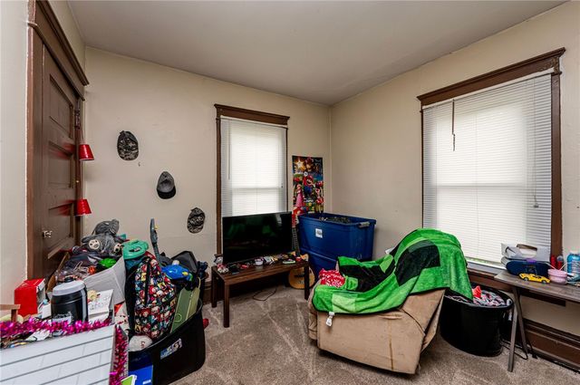 310 Harrison Ave, Jeannette, PA 15644