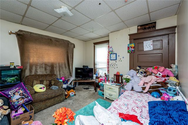 310 Harrison Ave, Jeannette, PA 15644
