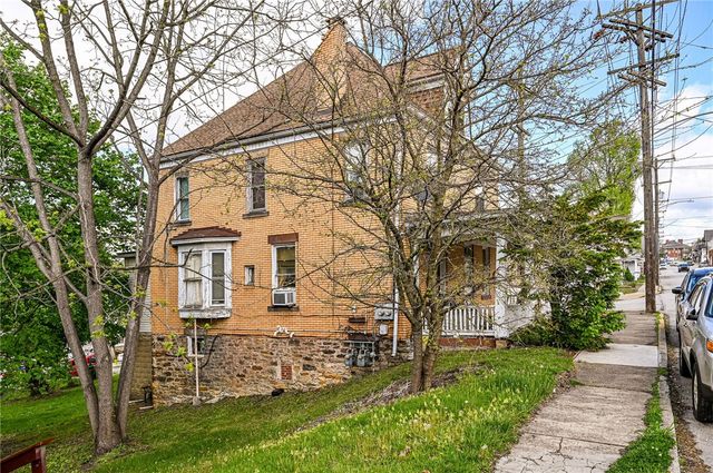 310 Harrison Ave, Jeannette, PA 15644