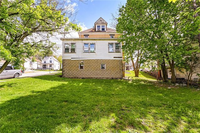 310 Harrison Ave, Jeannette, PA 15644