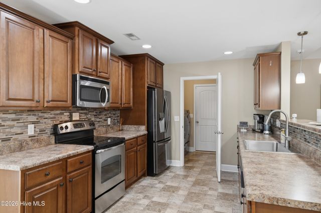 215 Preswick Drive, Rocky Point, NC 28457