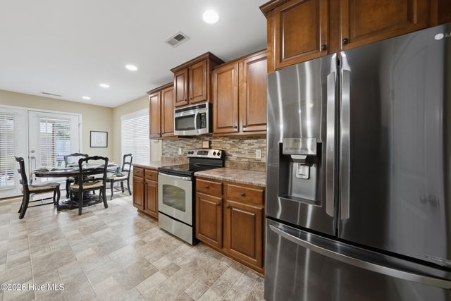 215 Preswick Drive, Rocky Point, NC 28457
