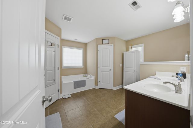 215 Preswick Drive, Rocky Point, NC 28457