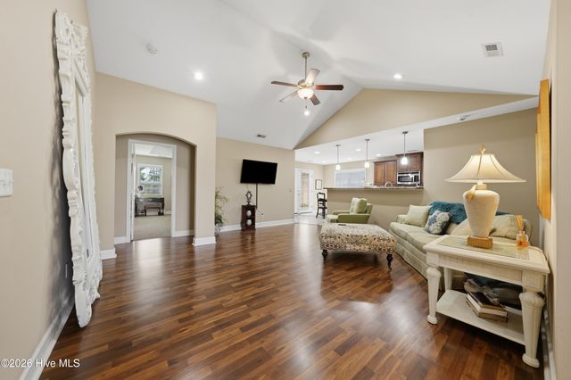 215 Preswick Drive, Rocky Point, NC 28457