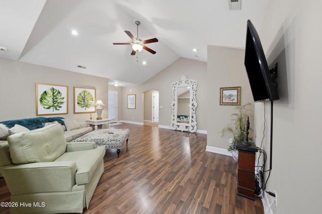 215 Preswick Drive, Rocky Point, NC 28457