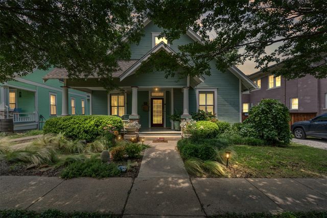 2206 College Avenue, Fort Worth, TX 76110