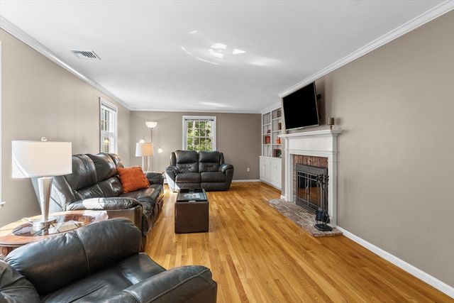 111 Herrick Rd, Boxford, MA 01921