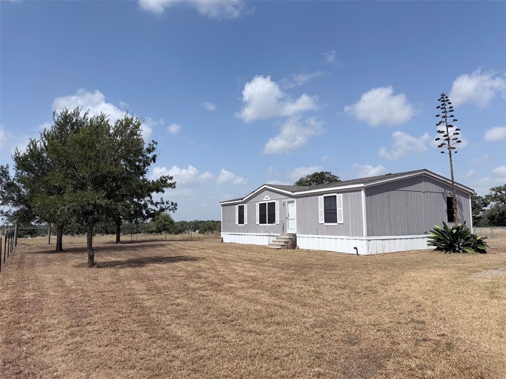 499 Mount Pleasant RD A, Cedar Creek, TX 78612