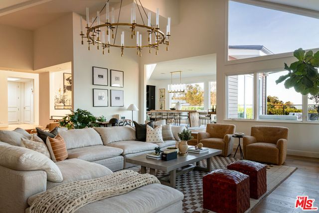 12047 Summit Circle, Beverly Hills, CA 90210