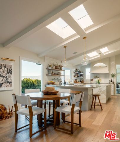 12047 Summit Circle, Beverly Hills, CA 90210