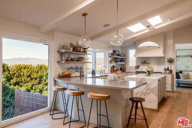 12047 Summit Circle, Beverly Hills, CA 90210