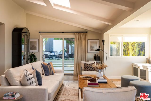 12047 Summit Circle, Beverly Hills, CA 90210