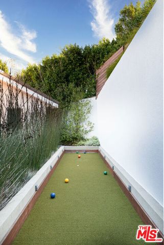 12047 Summit Circle, Beverly Hills, CA 90210