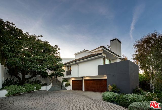 12047 Summit Circle, Beverly Hills, CA 90210