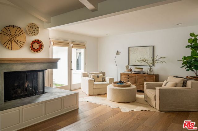 12047 Summit Circle, Beverly Hills, CA 90210