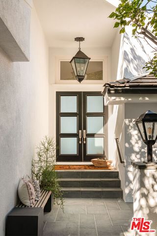 12047 Summit Circle, Beverly Hills, CA 90210