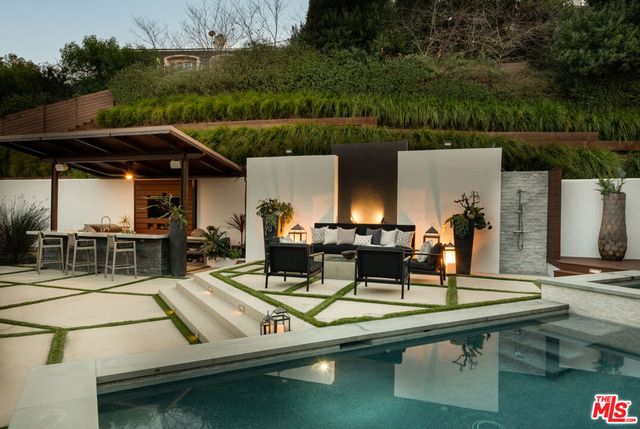 12047 Summit Circle, Beverly Hills, CA 90210