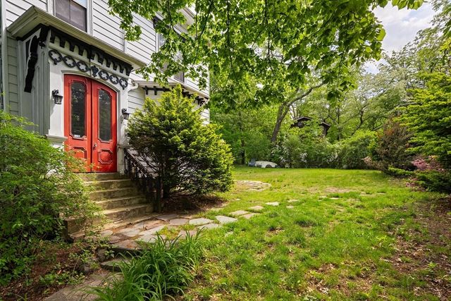 212 Chestnut Ave, Boston, MA 02130