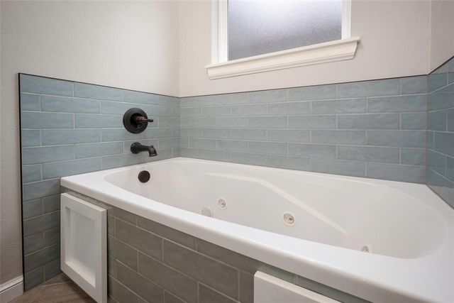 12021 SW 49th Street, Mustang, OK 73064