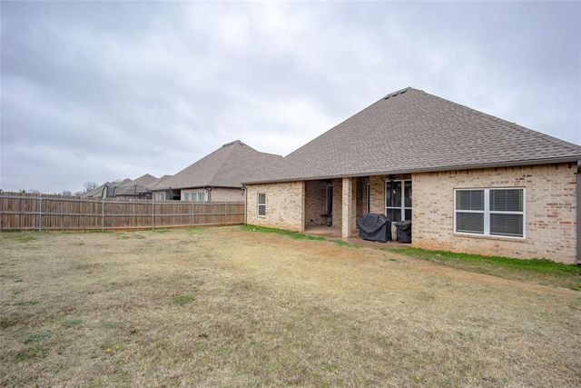 12021 SW 49th Street, Mustang, OK 73064