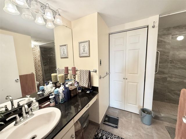 2016 Main Street 1704, Houston, TX 77002