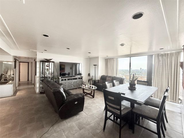 2016 Main Street 1704, Houston, TX 77002