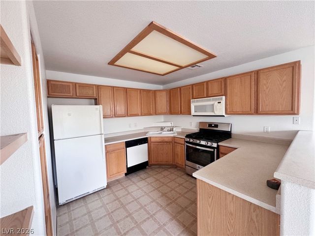 9580 West Reno Avenue 242, Las Vegas, NV 89148