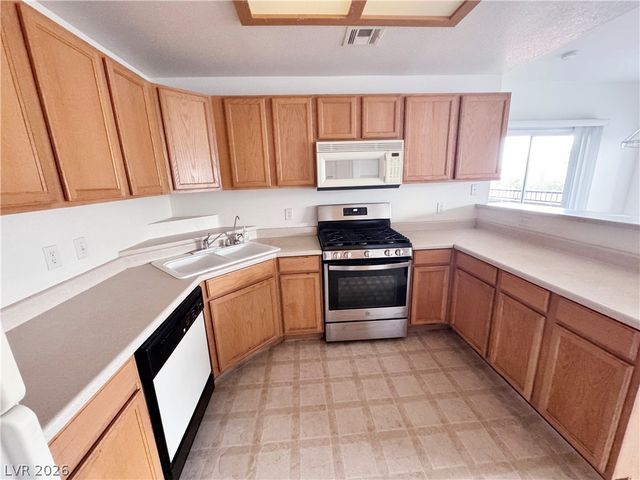 9580 West Reno Avenue 242, Las Vegas, NV 89148