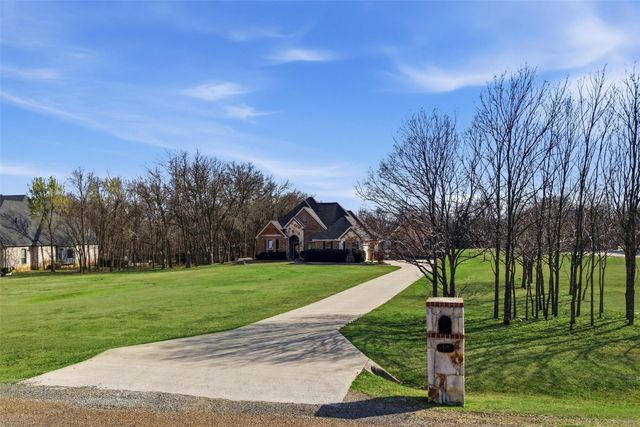 212 Green Meadow Court, Gunter, TX 75058