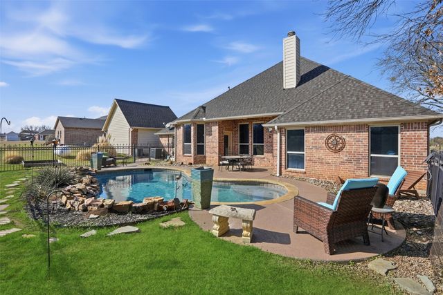 212 Green Meadow Court, Gunter, TX 75058