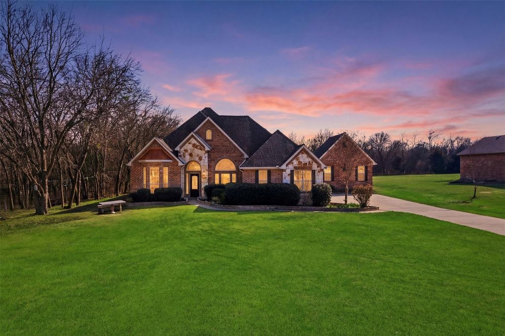 212 Green Meadow Court, Gunter, TX 75058