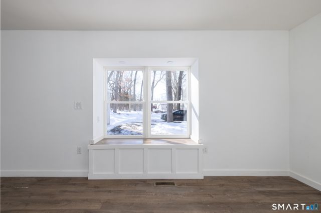 6 Waterbury Road, North Haven, CT 06473