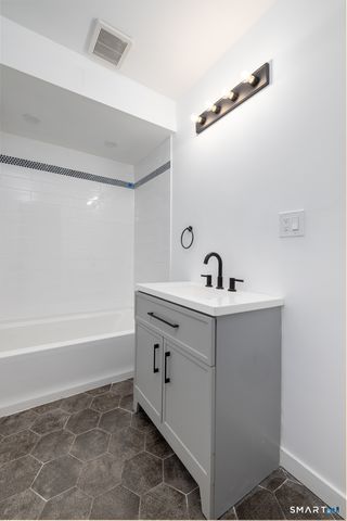 6 Waterbury Road, North Haven, CT 06473