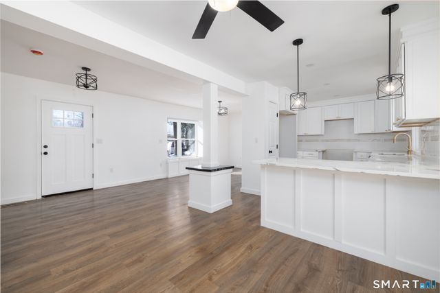 6 Waterbury Road, North Haven, CT 06473