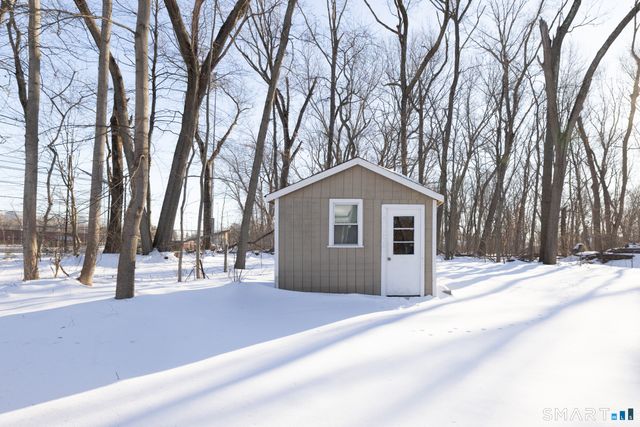 6 Waterbury Road, North Haven, CT 06473