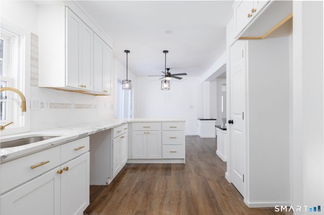 6 Waterbury Road, North Haven, CT 06473