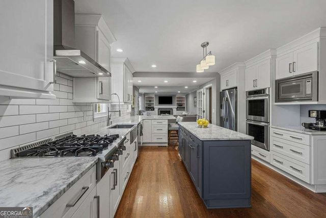 5147 Meadowlake Drive, Dunwoody, GA 30338