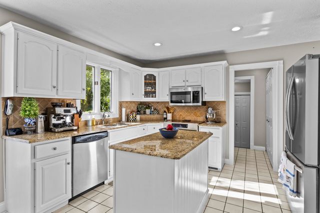 1300 Copperfield Court, Lexington, KY 40514