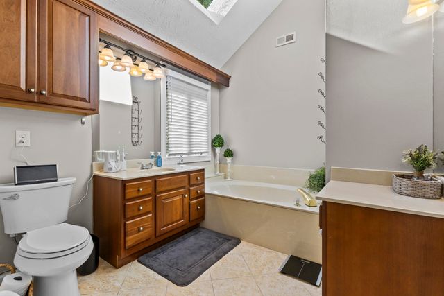 1300 Copperfield Court, Lexington, KY 40514