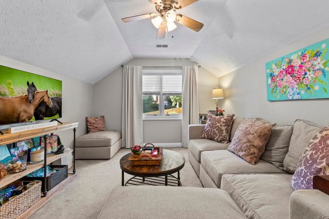 1300 Copperfield Court, Lexington, KY 40514