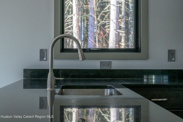 30 Ridge Lane, Hillsdale, NY 12529