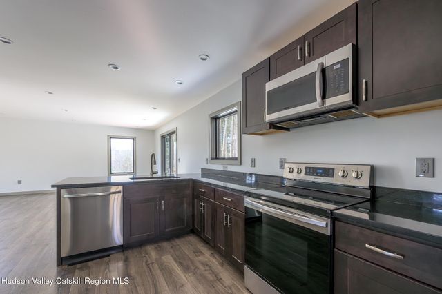 30 Ridge Lane, Hillsdale, NY 12529