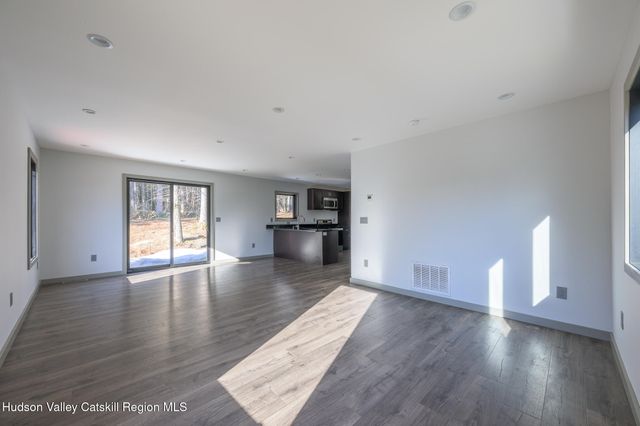 30 Ridge Lane, Hillsdale, NY 12529