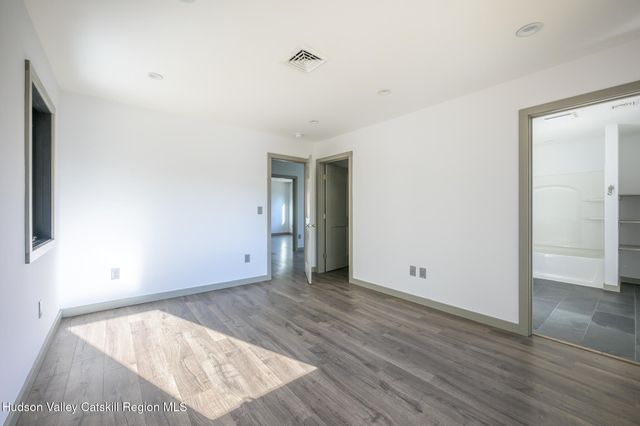 30 Ridge Lane, Hillsdale, NY 12529